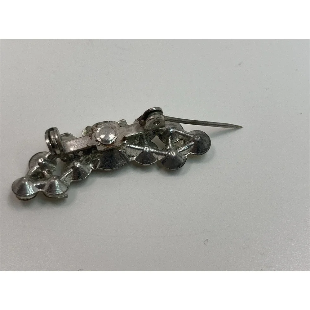 Vintage Rhinestone Prong Curved‎ Brooch Silver Tone metal 1.5in